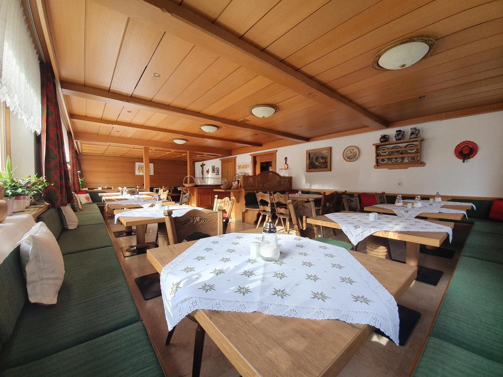 Haus Monika Und Haus Claudia Hotel Mayrhofen Exterior photo
