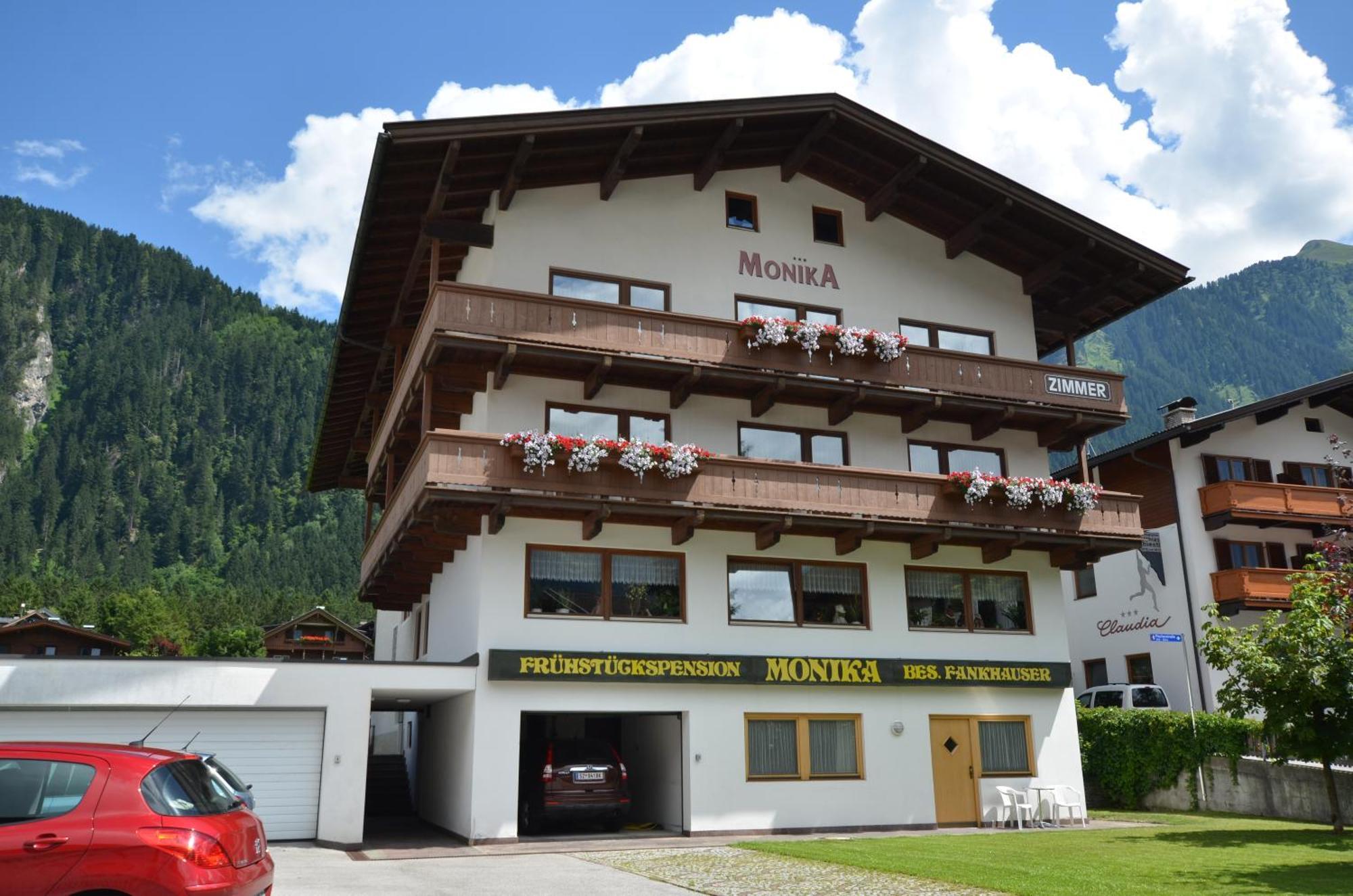 Haus Monika Und Haus Claudia Hotel Mayrhofen Exterior photo